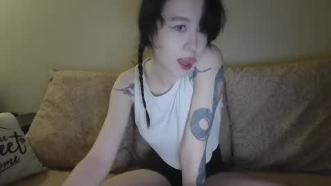 Snapshot of woodmary chatting on 03-06-26, 03:41 Mary online show from 03-06-26, 03:41