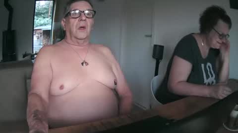 woodwurm and Snoeske online show from 02-04-26, 07:36