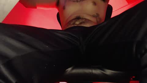 Snapshot of woondeer17 chatting on 10-08-25, 05:32 Woondeer online show from 10-08-25, 05:32