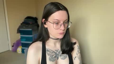 Lucina online show from 02-07-25, 06:13