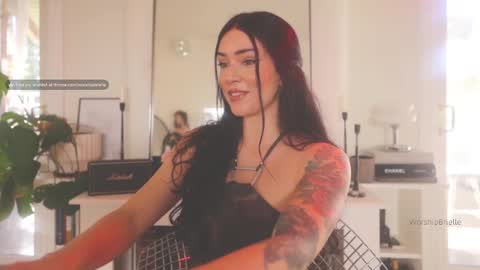 Snapshot of worshipbrielle chatting on 02-25-25, 11:00 Brielle online show from 02-25-25, 11:00