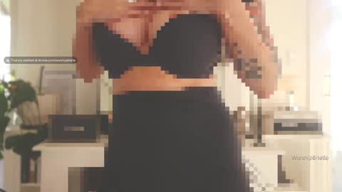 Snapshot of worshipbrielle chatting on 03-04-25, 01:01 Brielle online show from 03-04-25, 01:01