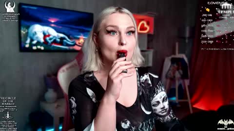 Snapshot of wounded_goddess chatting on 11-25-25, 03:12 Goddess Sophy online show from 11-25-25, 03:12