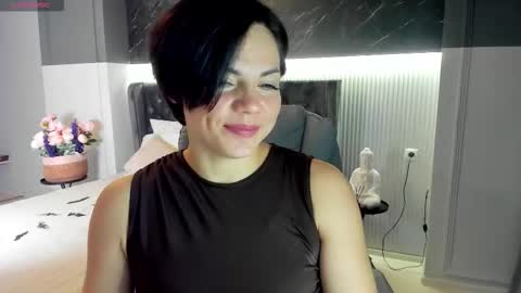 Maya online show from 10-31-25, 12:33