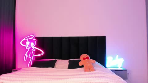 Emi online show from 12-21-24, 03:03