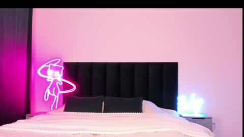 Emi online show from 02-18-25, 05:09