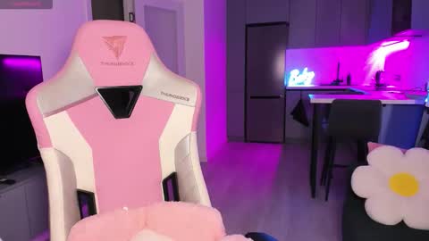 Emi online show from 09-29-25, 05:07