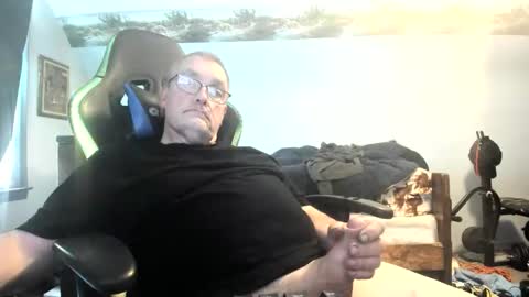 Snapshot of wowsers2022 chatting on 10-17-25, 05:37 wowsers2022 online show from 10-17-25, 05:37