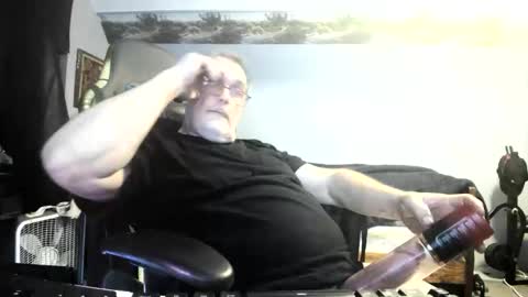 Snapshot of wowsers2022 chatting on 11-20-25, 02:12 wowsers2022 online show from 11-20-25, 02:12