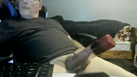 Snapshot of wowsers2022 chatting on 11-26-25, 01:28 wowsers2022 online show from 11-26-25, 01:28