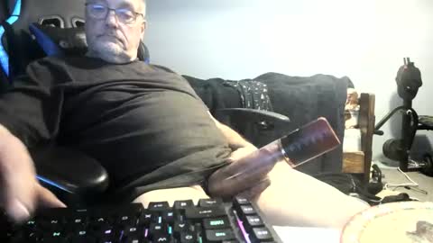 Snapshot of wowsers2022 chatting on 11-27-25, 06:48 wowsers2022 online show from 11-27-25, 06:48