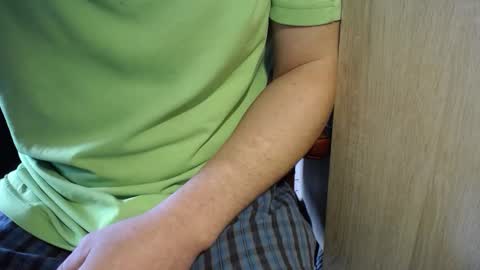 Snapshot of wrix chatting on 11-10-25, 10:47 wrix online show from 11-10-25, 10:47