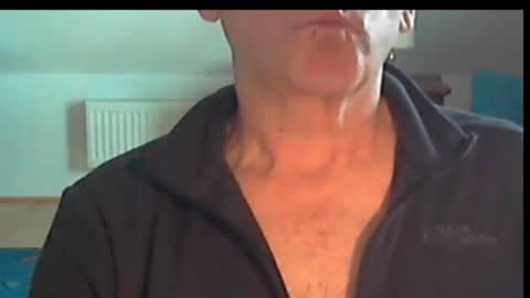 Snapshot of wuki123 chatting on 10-27-25, 01:15 Wuki online show from 10-27-25, 01:15