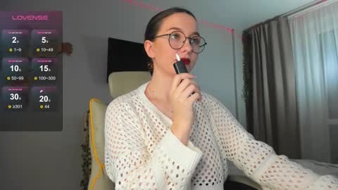 Snapshot of wwow_meow chatting on 12-16-25, 10:53 Eric and Christine 3 online show from 12-16-25, 10:53