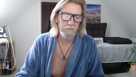 Snapshot of wyattearp64 chatting on 12-18-24, 12:18 WyattEarp64 online show from 12-18-24, 12:18