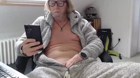 Snapshot of wyattearp64 chatting on 11-26-25, 01:34 WyattEarp64 online show from 11-26-25, 01:34