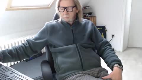 Snapshot of wyattearp64 chatting on 11-27-25, 10:50 WyattEarp64 online show from 11-27-25, 10:50