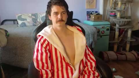 Wyatt online show from 11-23-25, 07:24