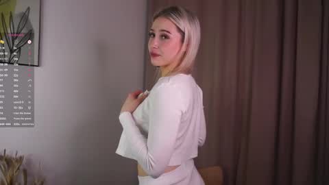 Lily online show from 02-23-26, 09:34