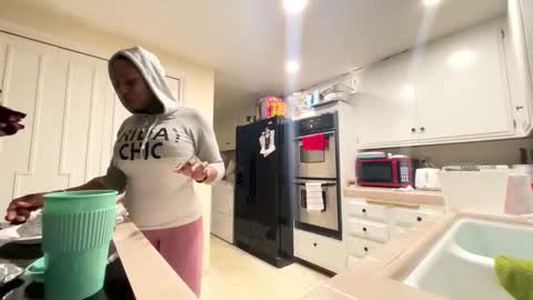 Wynter Heat online show from 02-05-25, 05:41