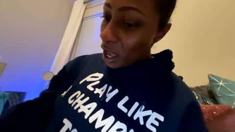 Snapshot of wynterheat chatting on 11-04-25, 11:31 Wynter Heat online show from 11-04-25, 11:31