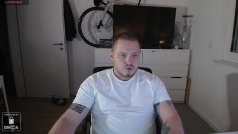 x19marco93x online show from 12-25-24, 06:30