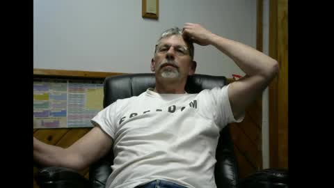 Snapshot of x7333 chatting on 04-20-26, 07:11 x7333 online show from 04-20-26, 07:11