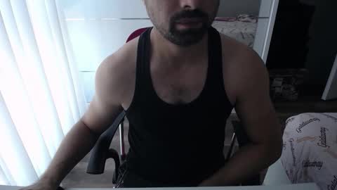 Snapshot of x_____0_____x chatting on 09-11-25, 11:54 Mr. Lonely online show from 09-11-25, 11:54