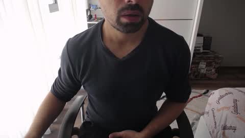 Snapshot of x_____0_____x chatting on 10-03-25, 10:23 Mr. Lonely online show from 10-03-25, 10:23