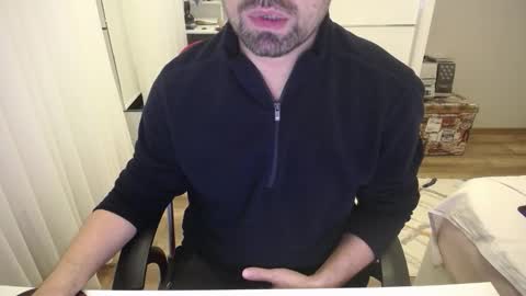 Snapshot of x_____0_____x chatting on 10-28-25, 10:45 Mr. Lonely online show from 10-28-25, 10:45