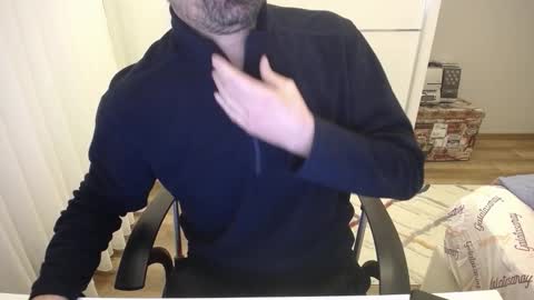 Snapshot of x_____0_____x chatting on 11-01-25, 07:16 Mr. Lonely online show from 11-01-25, 07:16