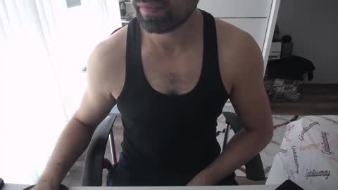 Snapshot of x_____0_____x chatting on 12-04-25, 10:24 Mr. Lonely online show from 12-04-25, 10:24