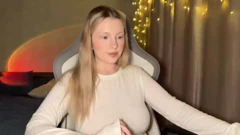 Snapshot of x__ivy_x chatting on 12-20-25, 04:47 eva online show from 12-20-25, 04:47