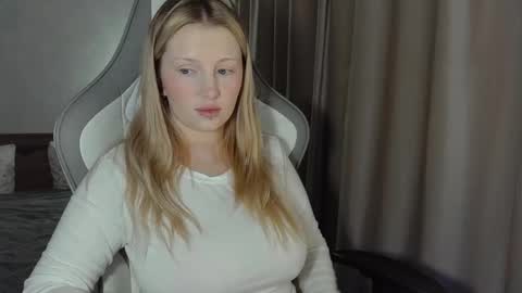 Snapshot of x__ivy_x chatting on 02-15-26, 05:20 eva online show from 02-15-26, 05:20