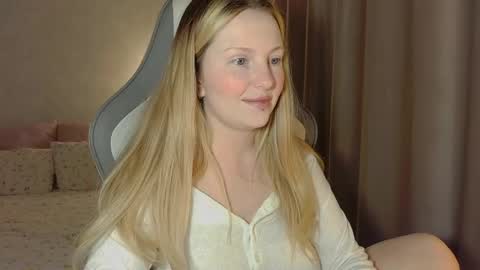 Snapshot of x__ivy_x chatting on 04-09-26, 05:07 eva online show from 04-09-26, 05:07