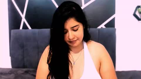 Snapshot of x_adeline_ chatting on 11-24-25, 09:47 Adeline online show from 11-24-25, 09:47