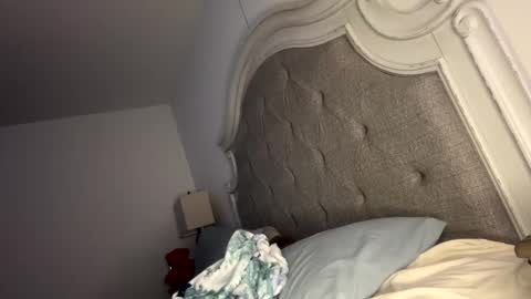 Snapshot of x_dreamgirl_x chatting on 12-20-24, 01:58 Mariah online show from 12-20-24, 01:58