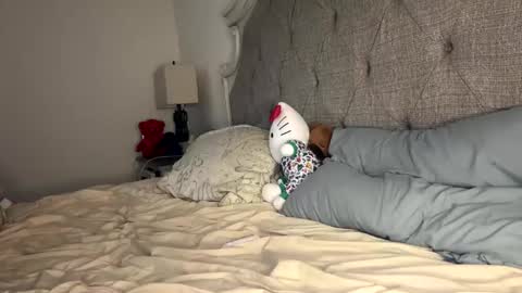 Snapshot of x_dreamgirl_x chatting on 01-17-25, 06:15 Mariah online show from 01-17-25, 06:15