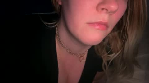 Snapshot of x_dreamgirl_x chatting on 01-25-25, 08:53 Mariah online show from 01-25-25, 08:53