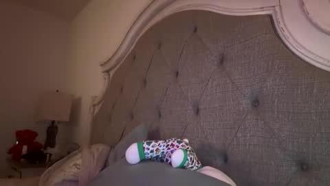 Snapshot of x_dreamgirl_x chatting on 02-01-25, 04:24 Mariah online show from 02-01-25, 04:24