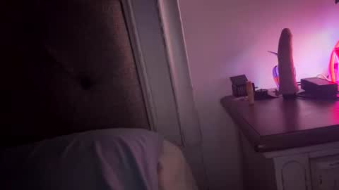 Snapshot of x_dreamgirl_x chatting on 02-06-25, 04:53 Mariah online show from 02-06-25, 04:53