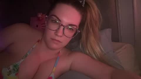 Snapshot of x_dreamgirl_x chatting on 03-06-25, 08:41 Mariah online show from 03-06-25, 08:41