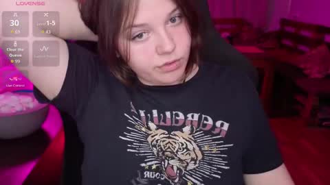 Snapshot of x_nirvana_x chatting on 05-18-26, 04:07 LOVE NERDS ONLY online show from 05-18-26, 04:07