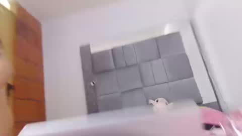 Snapshot of x_nyokoo chatting on 09-09-25, 05:23 My other accont x nyoko online show from 09-09-25, 05:23