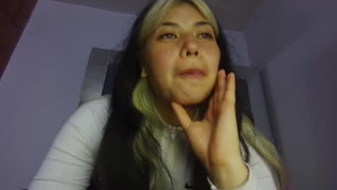 Snapshot of x_nyokoo chatting on 10-22-25, 02:56 My other accont x nyoko online show from 10-22-25, 02:56