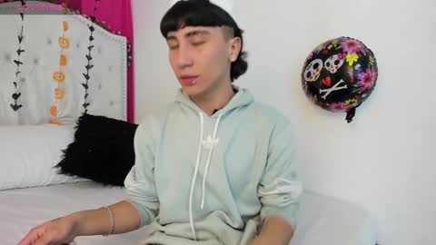 xaanderGrey online show from 10-15-25, 03:45