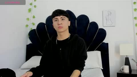 Snapshot of xaandergrey chatting on 12-22-25, 07:11 xaanderGrey online show from 12-22-25, 07:11