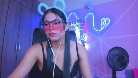 Snapshot of xallysonx_ chatting on 02-11-25, 02:35 XALLYSONX online show from 02-11-25, 02:35