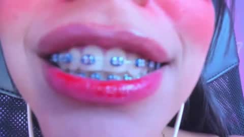 Snapshot of xallysonx_ chatting on 02-11-25, 07:05 XALLYSONX online show from 02-11-25, 07:05