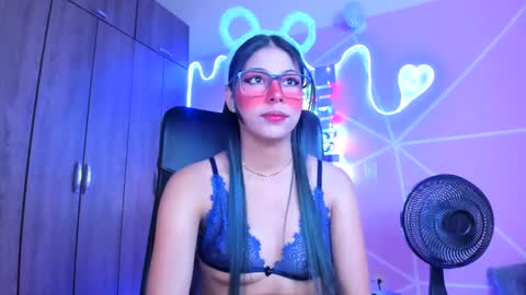 Snapshot of xallysonx_ chatting on 02-13-25, 11:28 XALLYSONX online show from 02-13-25, 11:28